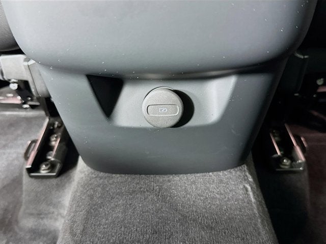 2023 Volvo XC60 Plus Bright Theme