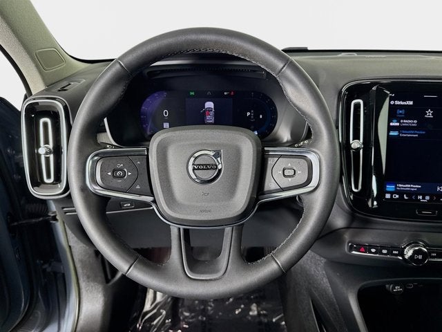 2023 Volvo XC40 Plus Bright Theme