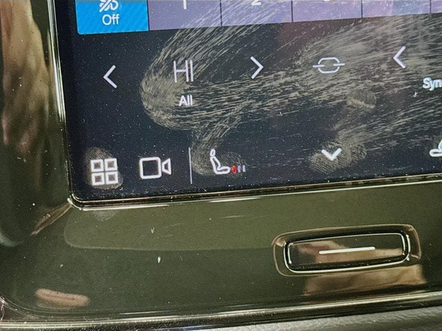 2023 Volvo XC40 Plus Bright Theme