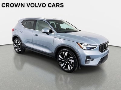2023 Volvo XC40 Plus Bright Theme