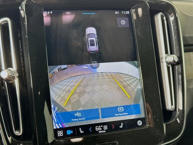 2023 Volvo XC40 Plus Bright Theme