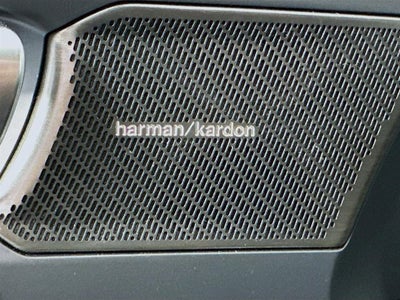 2023 Volvo XC40 Plus Bright Theme