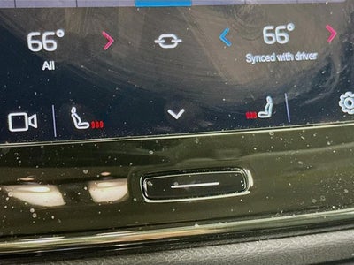 2023 Volvo XC40 Plus Bright Theme