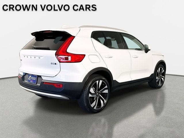 2023 Volvo XC40 Plus Bright Theme