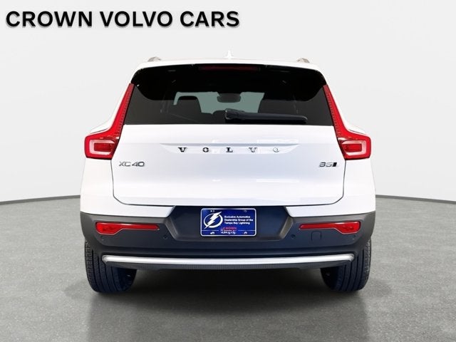 2023 Volvo XC40 Plus Bright Theme
