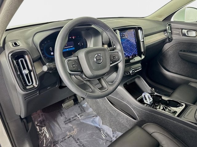 2023 Volvo XC40 Plus Bright Theme