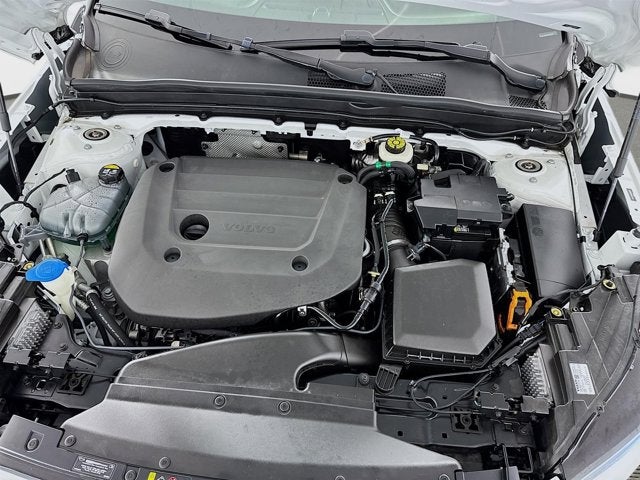 2024 Volvo XC40 Ultimate Bright Theme