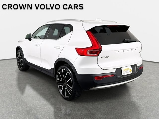 2024 Volvo XC40 Ultimate Bright Theme