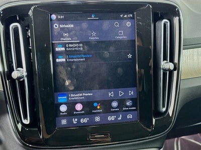 2023 Volvo XC40 Plus Bright Theme