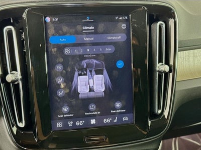 2023 Volvo XC40 Plus Bright Theme
