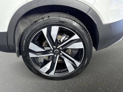 2023 Volvo XC40 Plus Bright Theme