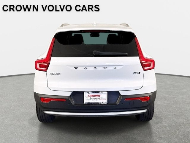 2023 Volvo XC40 Plus Bright Theme