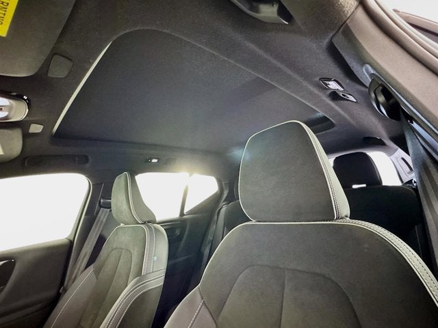 2023 Volvo XC40 Plus Dark Theme