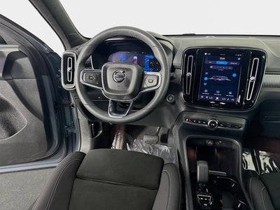 2023 Volvo XC40 Plus Dark Theme