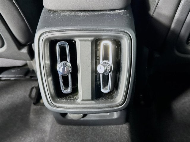 2023 Volvo XC40 Plus Dark Theme