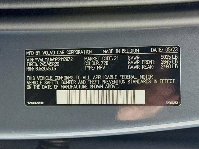 2023 Volvo XC40 Plus Dark Theme