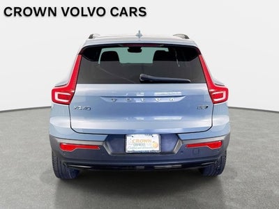 2023 Volvo XC40 Plus Dark Theme