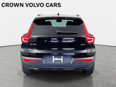2023 Volvo XC40 Plus Dark Theme