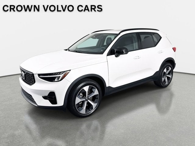 2023 Volvo XC40 Plus Dark Theme