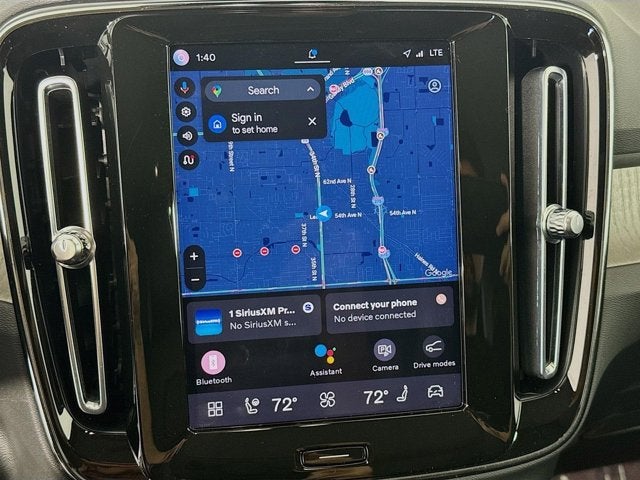 2023 Volvo XC40 Plus Dark Theme