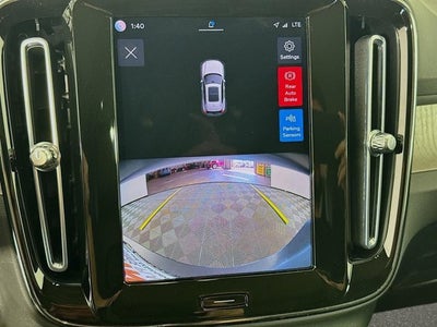 2023 Volvo XC40 Plus Dark Theme