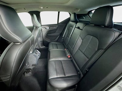 2023 Volvo XC40 Plus Dark Theme