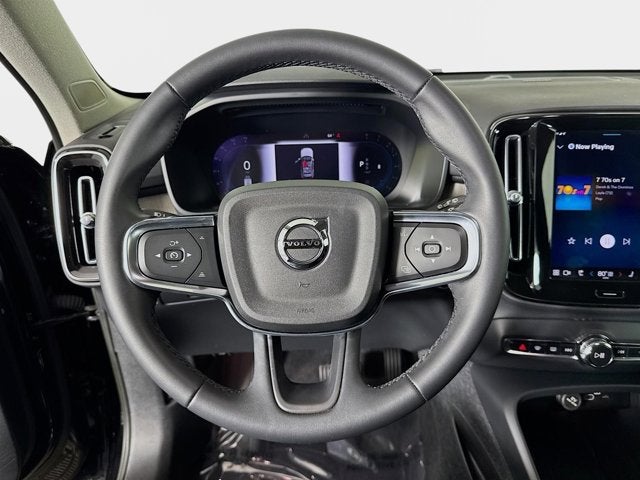 2023 Volvo XC40 Ultimate Dark Theme
