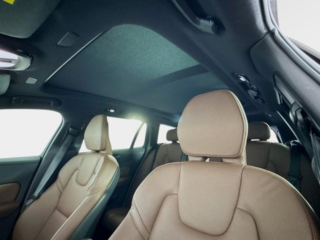 2025 Volvo V60 Cross Country Plus