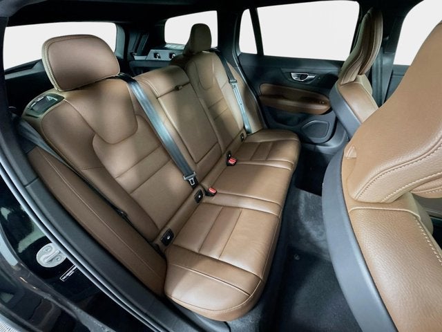 2025 Volvo V60 Cross Country Plus