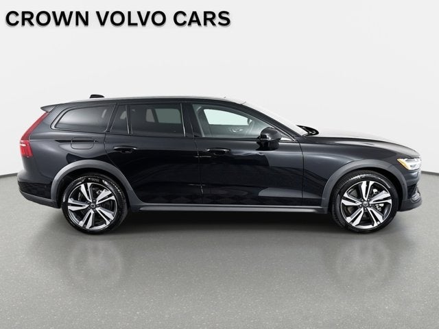 2025 Volvo V60 Cross Country Plus