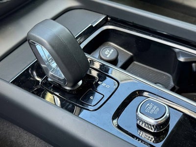 2025 Volvo XC60 Core