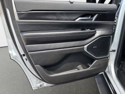 2023 Jeep Wagoneer Base