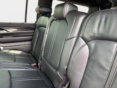 2023 Jeep Wagoneer Base