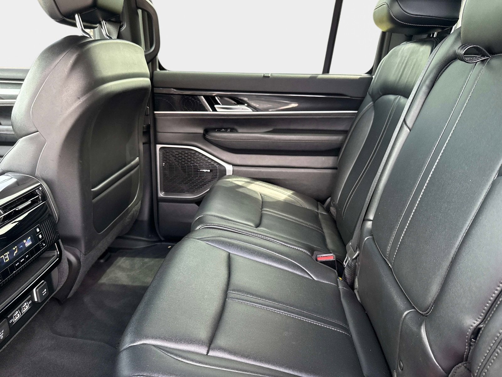 2023 Jeep Wagoneer Base