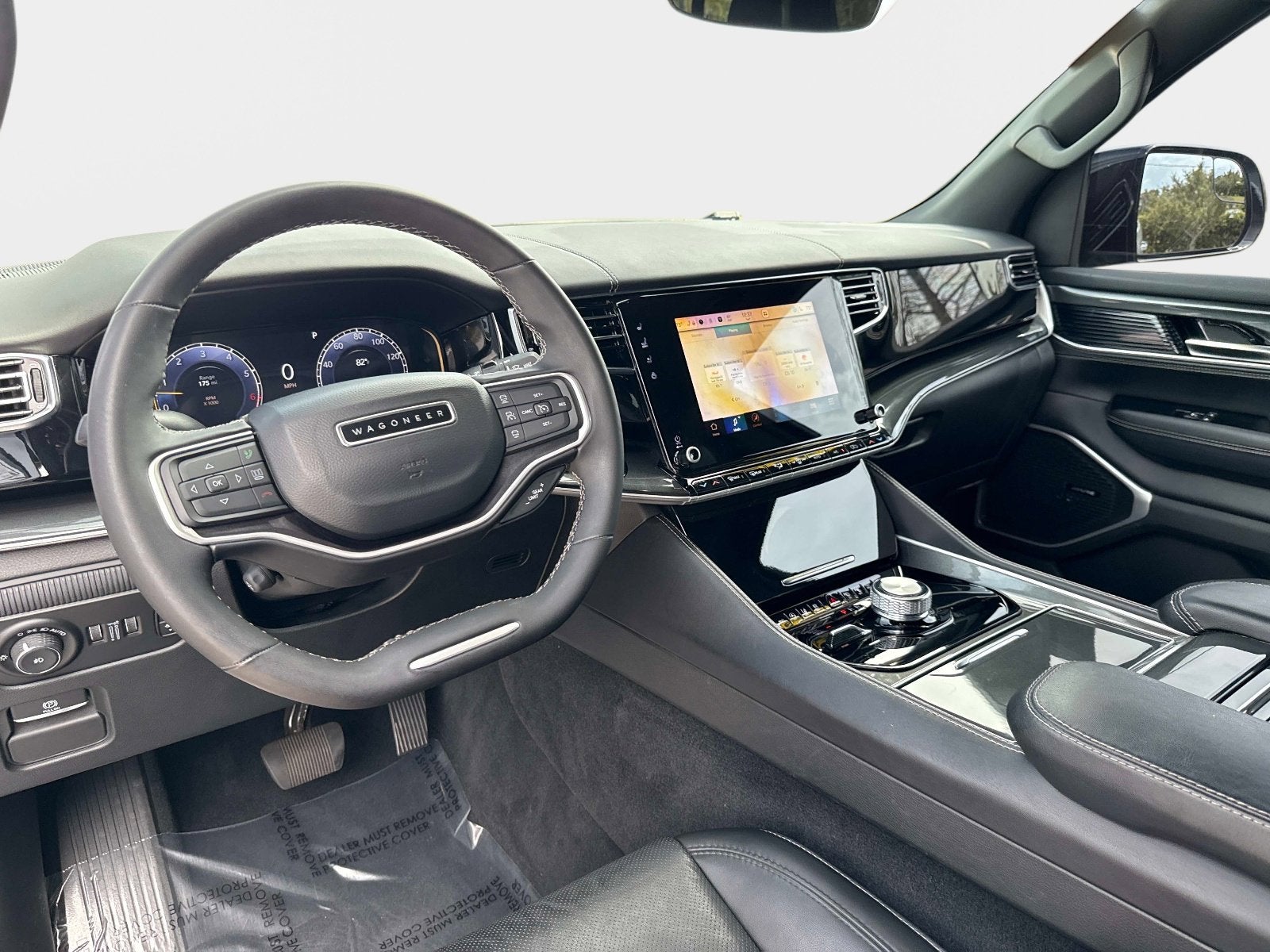 2023 Jeep Wagoneer Base