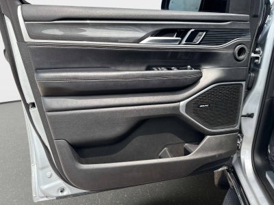 2023 Jeep Wagoneer Base