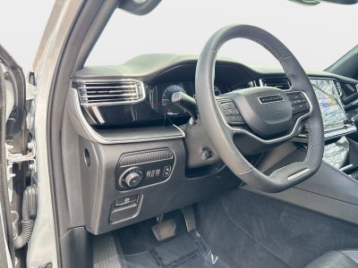 2023 Jeep Wagoneer Base