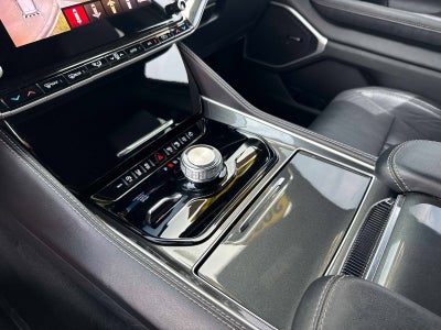 2023 Jeep Wagoneer Base