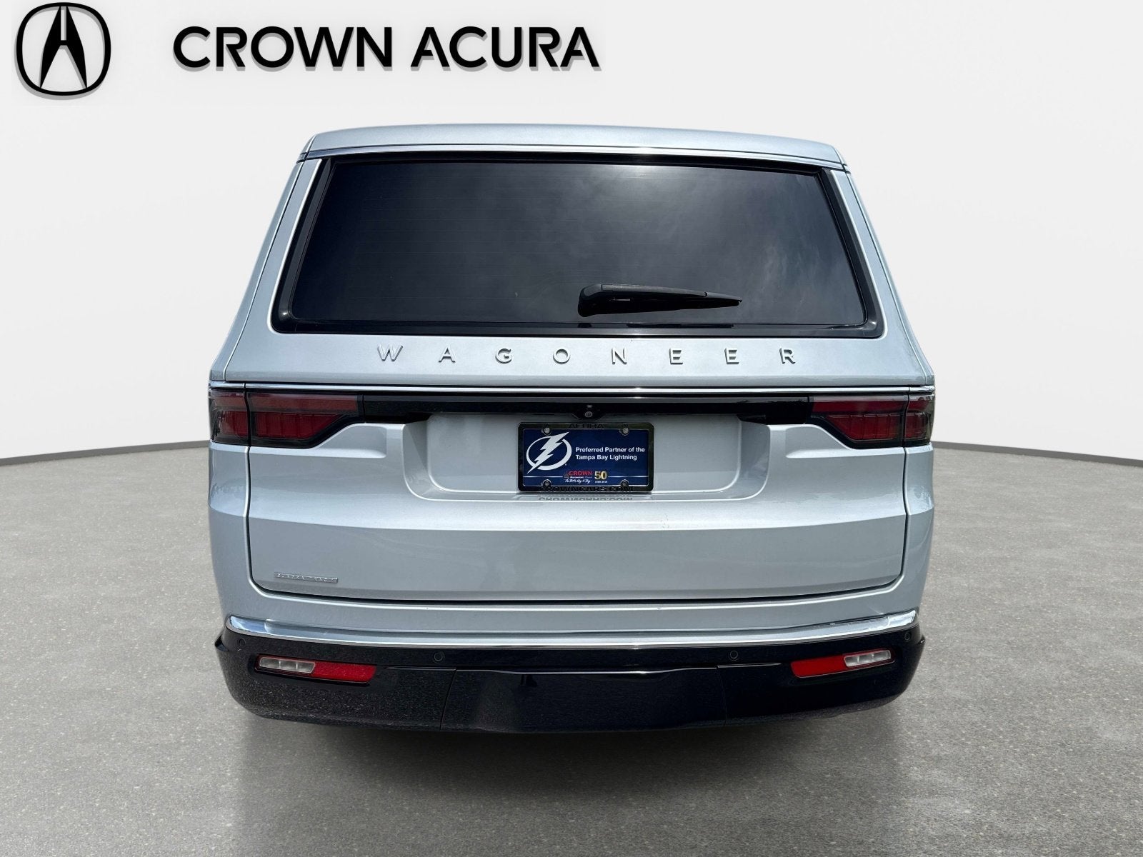 2023 Jeep Wagoneer Base