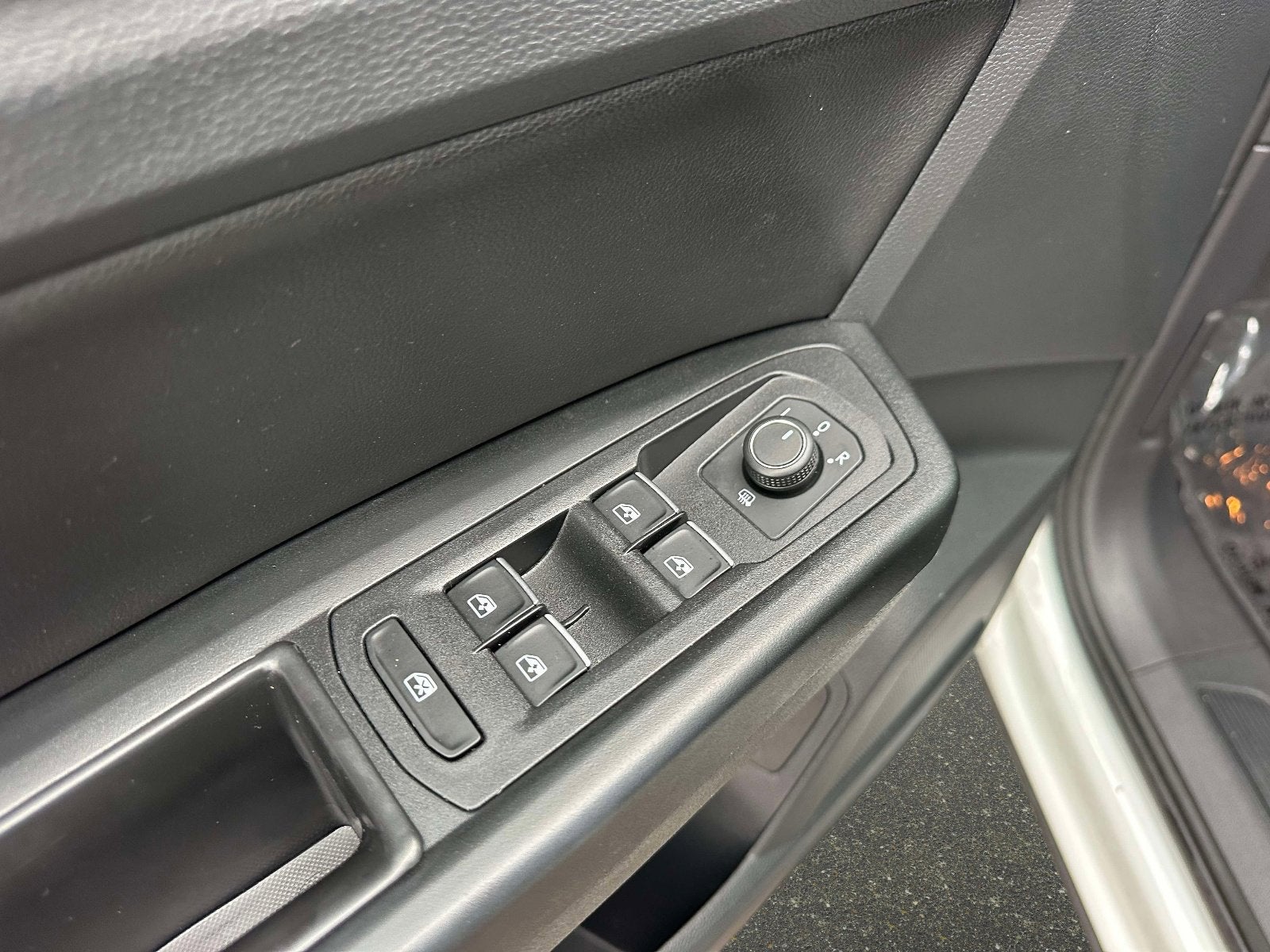 2019 Volkswagen Atlas 3.6L V6 SE w/Technology R-Line