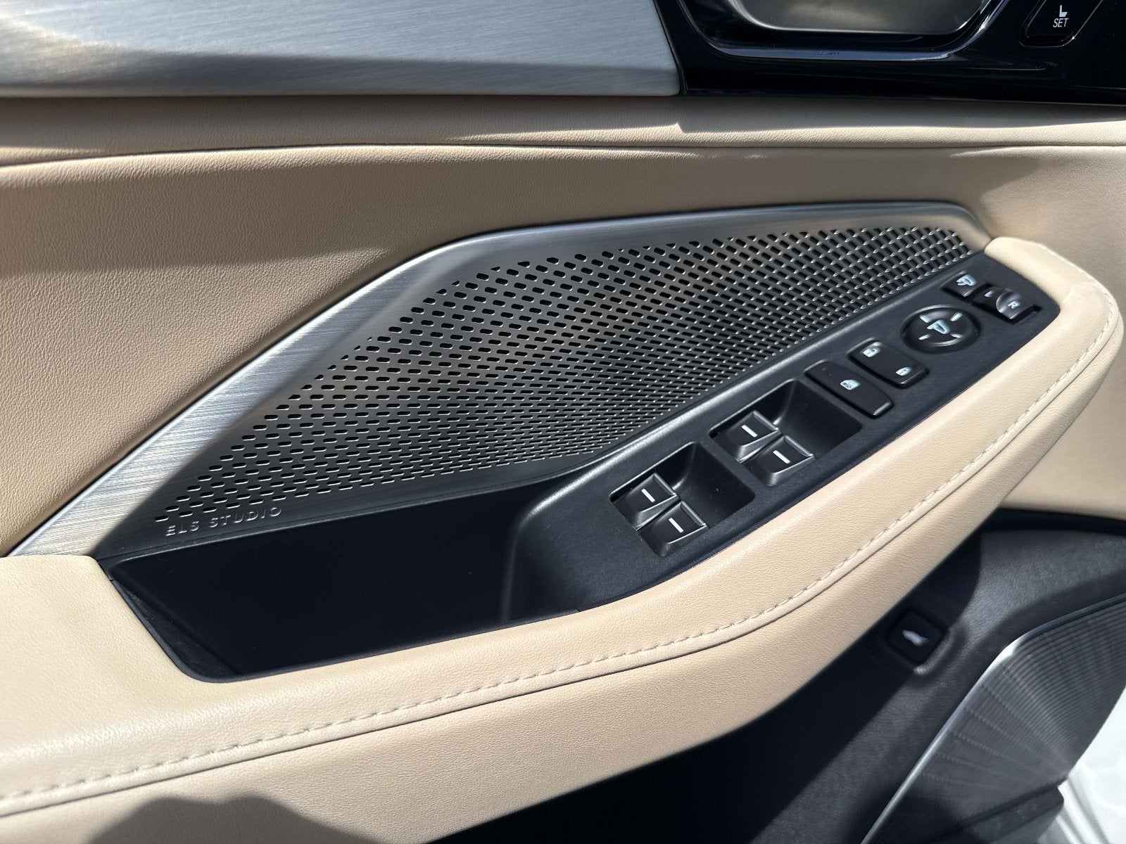 2023 Acura MDX w/Technology Package