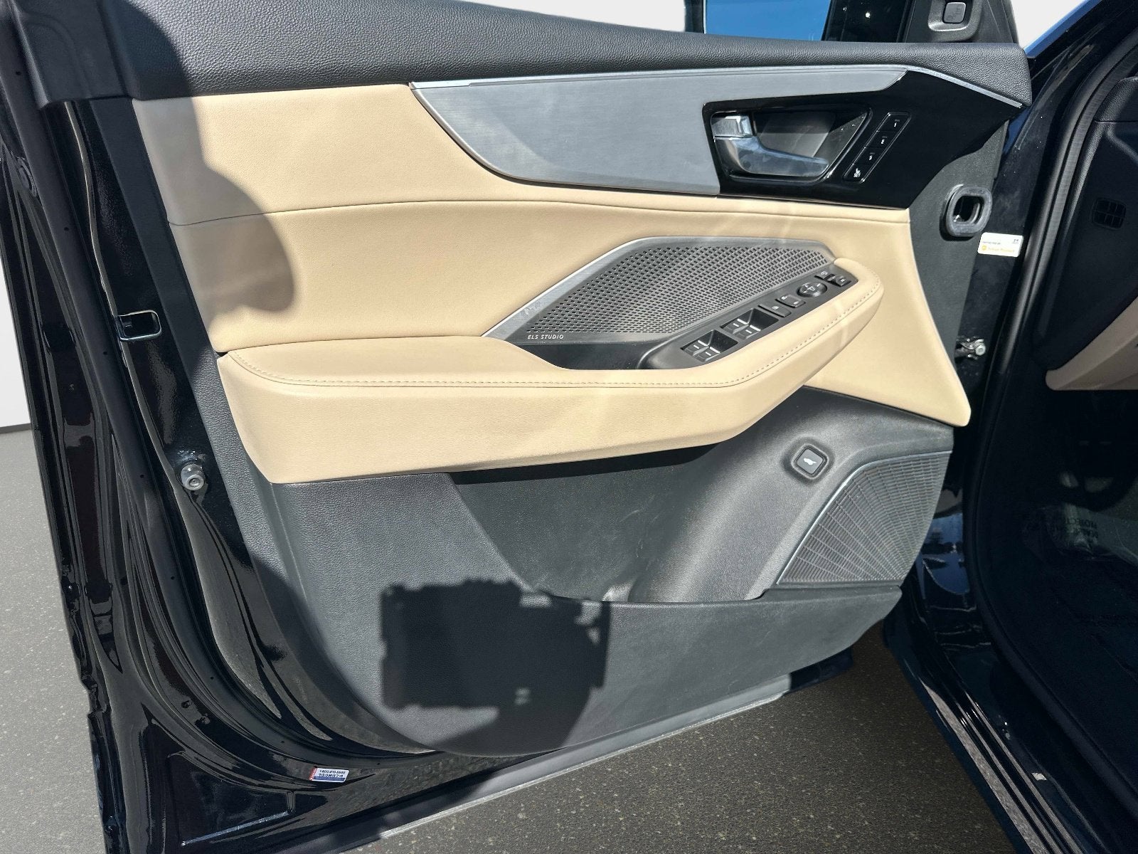 2023 Acura MDX w/Technology Package