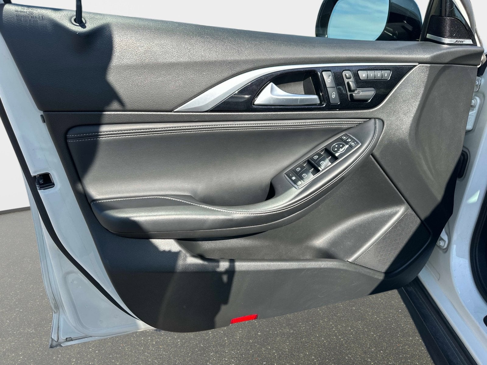 2017 INFINITI QX30 Premium