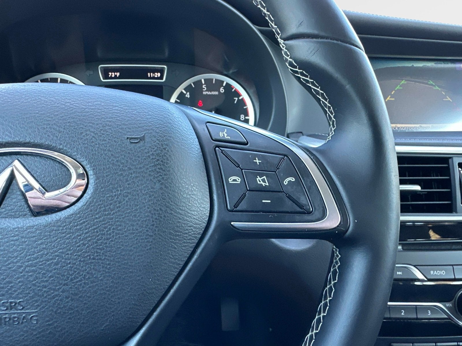 2017 INFINITI QX30 Premium